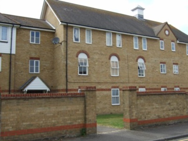  Image of 2 bedroom Flat to rent in London Road Hadleigh Benfleet SS7 at Saxon Court London Road Benfleet, SS7 4BY