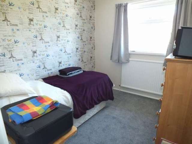  Image of 2 bedroom Flat for sale in Alleyn Court Seaton EX12 at Alleyn Court  Seaton, EX12 2JX