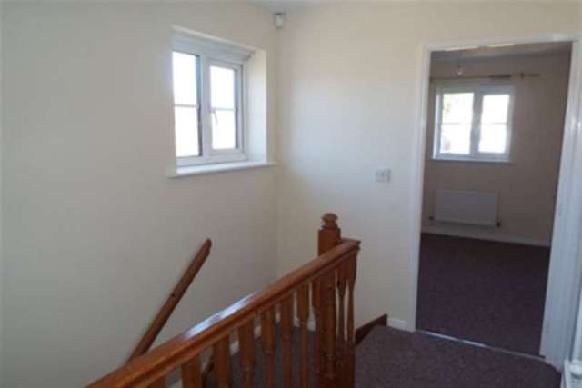  Image of 3 bedroom Detached house to rent in Seaview Road Cowes PO31 at Cowes, PO31 7UY