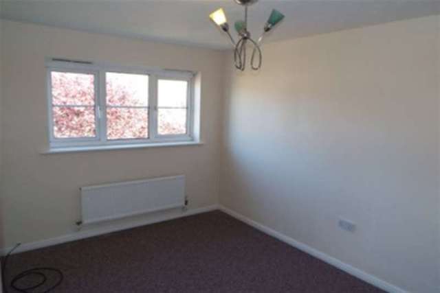  Image of 3 bedroom Detached house to rent in Seaview Road Cowes PO31 at Cowes, PO31 7UY