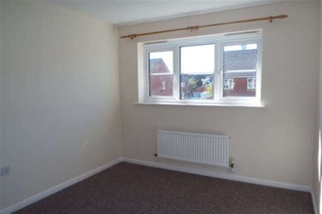  Image of 3 bedroom Detached house to rent in Seaview Road Cowes PO31 at Cowes, PO31 7UY