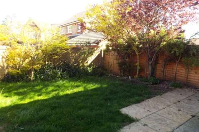  Image of 3 bedroom Detached house to rent in Seaview Road Cowes PO31 at Cowes, PO31 7UY