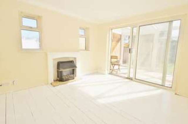  Image of 1 bedroom Flat for sale in Shaftesbury Road Bournemouth BH8 at Shaftesbury Road  Bournemouth, BH8 8SS