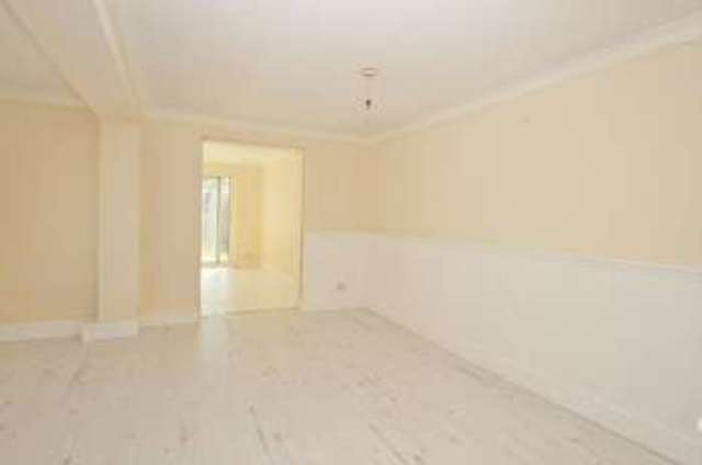 Image of 1 bedroom Flat for sale in Shaftesbury Road Bournemouth BH8 at Shaftesbury Road  Bournemouth, BH8 8SS