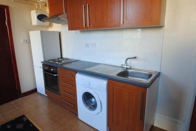  Image of Flat to rent in Shepherds Bush Road London W6 at Shepherds Bush Road  London, W6 7PD