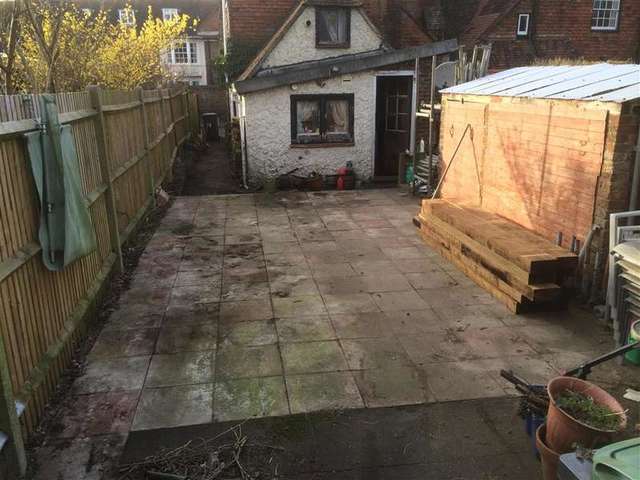  Image of 3 bedroom Semi-Detached house for sale in Shipbourne Road Tonbridge TN10 at Tonbridge Kent Tonbridge, TN10 3DN