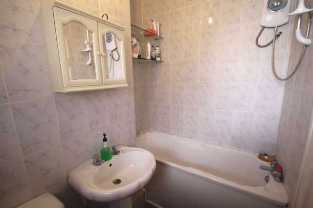  Image of House Share to rent in Shoreditch High Street London E1 at Shoreditch E1 London, E1 6JE