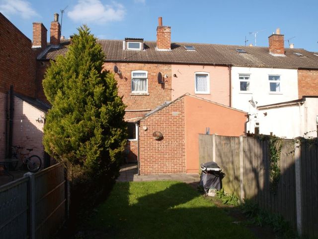  Image of 2 bedroom Terraced house for sale in Sleaford Road Newark NG24 at Sleaford Road  Newark, NG24 1NN