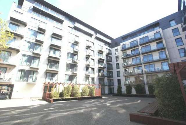  Image of 1 bedroom Flat for sale in High Street Slough SL1 at High Street  Slough, SL1 1EL