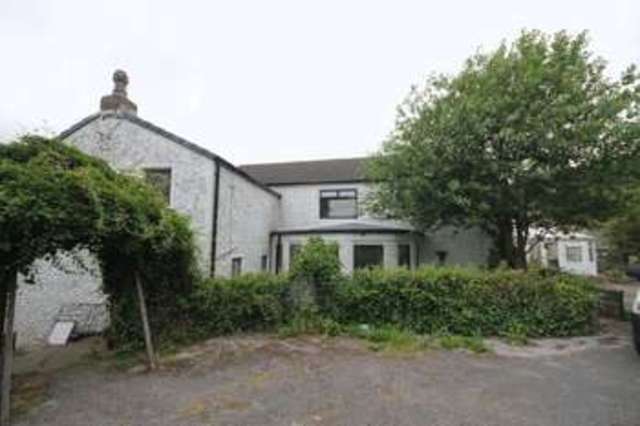  Image of 5 bedroom Detached house to rent in Bottomley Road Todmorden OL14 at Bottomley Road Walsden Todmorden, OL14 6QZ