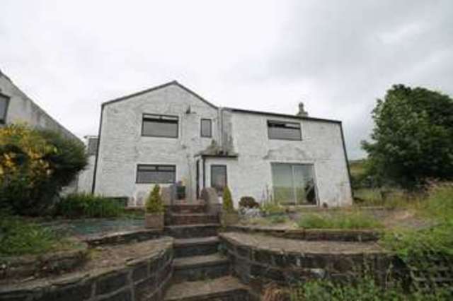  Image of 5 bedroom Detached house to rent in Bottomley Road Todmorden OL14 at Bottomley Road Walsden Todmorden, OL14 6QZ