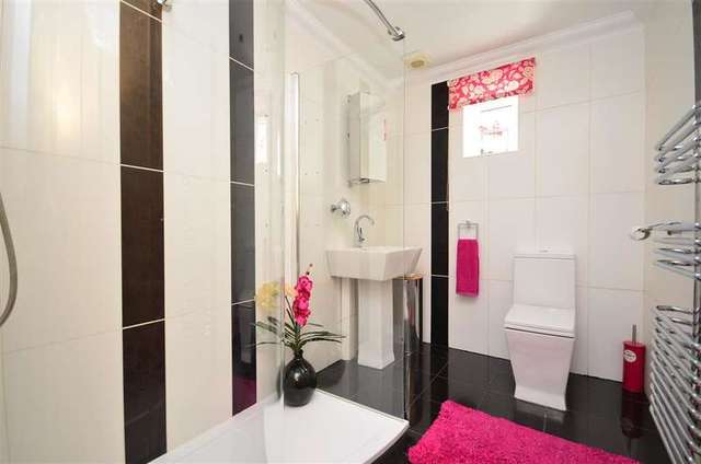  Image of 3 bedroom Bungalow for sale in South Street Whitstable CT5 at Whitstable Kent Whitstable, CT5 3DX