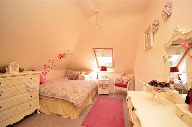  Image of 3 bedroom Bungalow for sale in South Street Whitstable CT5 at Whitstable Kent Whitstable, CT5 3DX