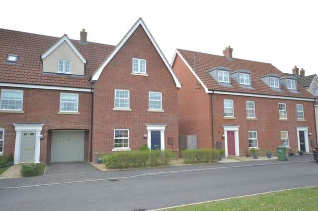  Image of 4 bedroom End of Terrace for sale in Deas Road South Wootton King