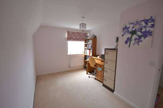  Image of 4 bedroom End of Terrace for sale in Deas Road South Wootton King