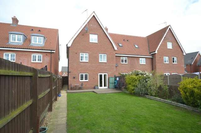  Image of 4 bedroom End of Terrace for sale in Deas Road South Wootton King
