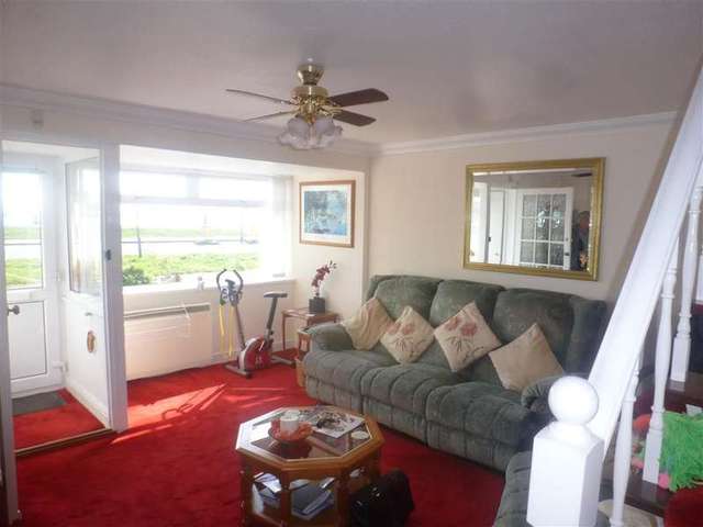  Image of 2 bedroom End of Terrace for sale in Southampton Road Cosham Portsmouth PO6 at Portsmouth Hampshire Portsmouth, PO6 4RX