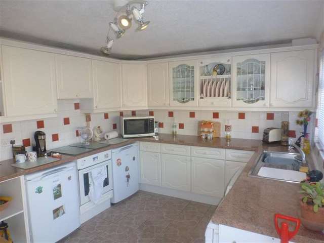  Image of 2 bedroom End of Terrace for sale in Southampton Road Cosham Portsmouth PO6 at Portsmouth Hampshire Portsmouth, PO6 4RX