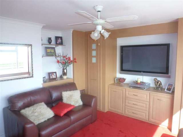  Image of 2 bedroom End of Terrace for sale in Southampton Road Cosham Portsmouth PO6 at Portsmouth Hampshire Portsmouth, PO6 4RX