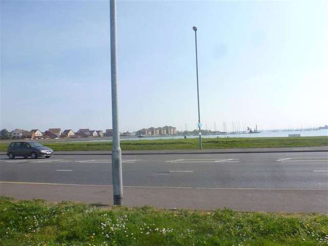  Image of 2 bedroom End of Terrace for sale in Southampton Road Cosham Portsmouth PO6 at Portsmouth Hampshire Portsmouth, PO6 4RX