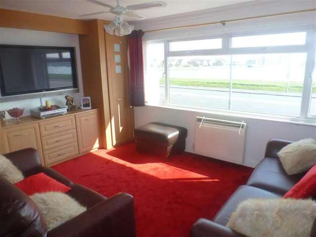  Image of 2 bedroom End of Terrace for sale in Southampton Road Cosham Portsmouth PO6 at Portsmouth Hampshire Portsmouth, PO6 4RX