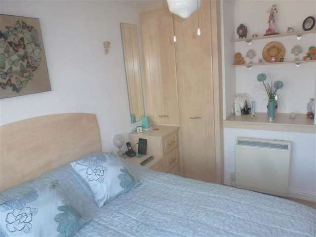  Image of 2 bedroom End of Terrace for sale in Southampton Road Cosham Portsmouth PO6 at Portsmouth Hampshire Portsmouth, PO6 4RX