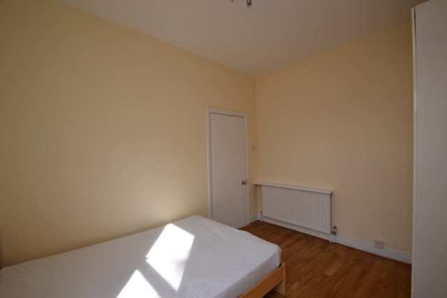  Image of 2 bedroom Flat to rent in Southfield Road London W4 at Southfield Road  London, W4 5LB