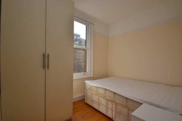  Image of 2 bedroom Flat to rent in Southfield Road London W4 at Southfield Road  London, W4 5LB