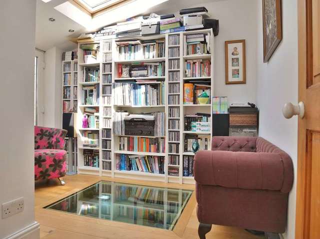  Image of 4 bedroom Town House for sale in Spring Road Abingdon OX14 at Abingdon, OX14 1AN