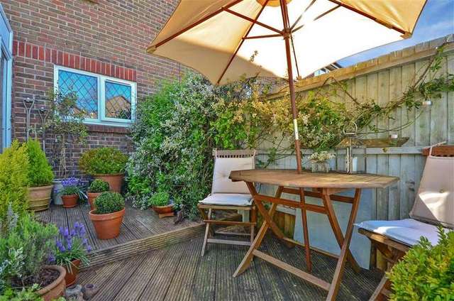 Image of 3 bedroom Semi-Detached house for sale in Springwood Avenue Waterlooville PO7 at Waterlooville Hampshire Waterlooville, PO7 8JA