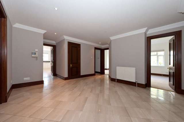  Image of 4 bedroom Flat to rent in St. Edmunds Terrace London NW8 at St Edmund`s Terrace St John`s Wood London, NW8 7QQ