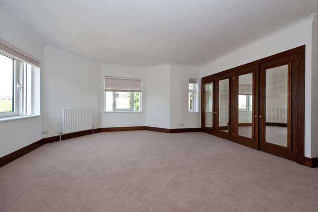  Image of 4 bedroom Flat to rent in St. Edmunds Terrace London NW8 at St Edmund`s Terrace St John`s Wood London, NW8 7QQ
