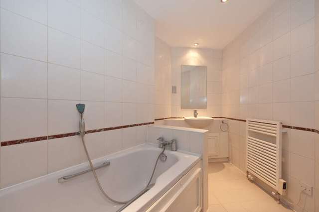  Image of 4 bedroom Flat to rent in St. Edmunds Terrace London NW8 at St Edmund`s Terrace St John`s Wood London, NW8 7QQ