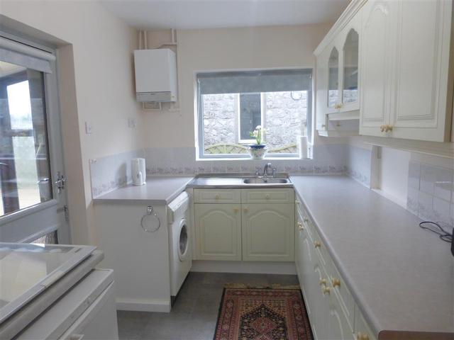  Image of 3 bedroom Bungalow to rent in Station Road Great Longstone Bakewell DE45 at Station Road Great Longstone Bakewell, DE45 1TS