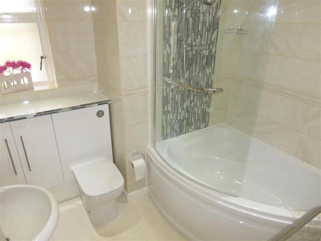  Image of 3 bedroom Bungalow to rent in Station Road Great Longstone Bakewell DE45 at Station Road Great Longstone Bakewell, DE45 1TS