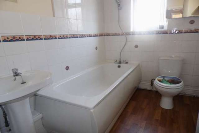  Image of 2 bedroom Terraced house to rent in Stewart Street Doncaster DN1 at STEWART STREET  DONCASTER, DN1 1RT