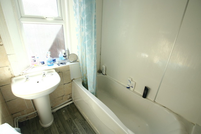  Image of 7 bedroom House Share to rent in Queens Road Jesmond Newcastle upon Tyne NE2 at Queens Road Jesmond Newcastle Upon Tyne, NE2 2PR