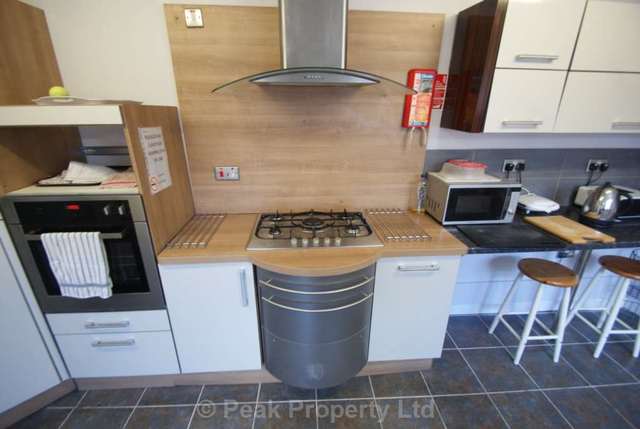  Image of 1 bedroom House Share to rent in Hartington Road Southend-on-Sea SS1 at Hartington Road  Southend On Sea, SS1 2HS