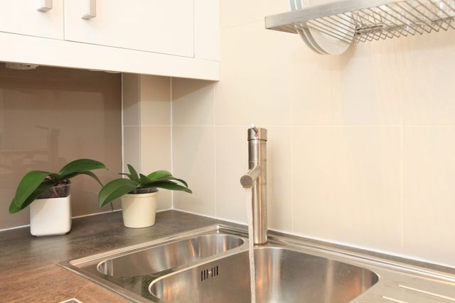  Image of 1 bedroom Ground Flat to rent in Sutherland Avenue London W9 at Sutherland Avenue  Maida Vale, W9 2HG