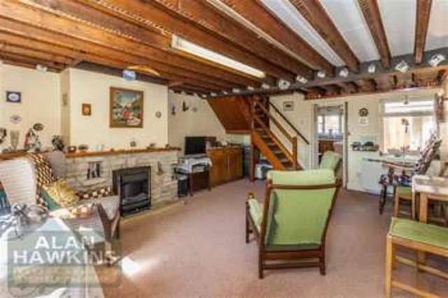  Image of 2 bedroom Cottage for sale in Battlewell Purton Swindon SN5 at Battlewell Swindon Swindon, SN5 4BT