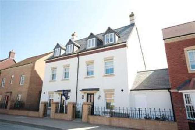  Image of 4 bedroom Property for sale in East Wichel Way Swindon SN1 at East Wichel Way Swindon Swindon, SN1 7AE