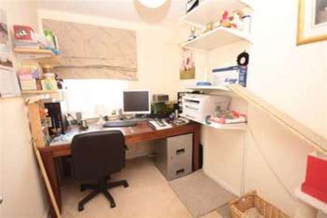  Image of 4 bedroom Property for sale in East Wichel Way Swindon SN1 at East Wichel Way Swindon Swindon, SN1 7AE