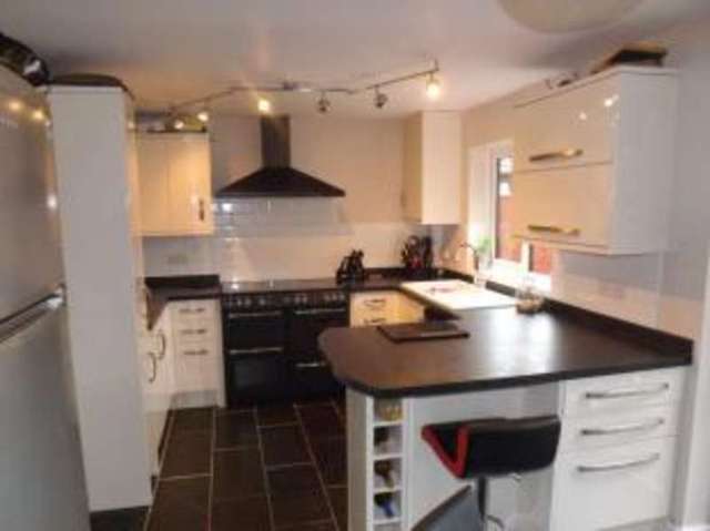  Image of 4 bedroom Detached house for sale in Brackenwood Drive Tadley RG26 at Tadley Hampshire Heath End, RG26 4YB