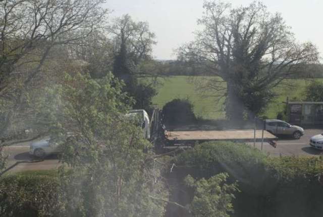  Image of 2 bedroom Flat for sale in Bath Road Taplow Maidenhead SL6 at Taplow, SL6 0PL