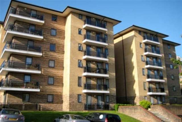  Image of 2 bedroom Flat to rent in Tavistock Road Croydon CR0 at Croydon, CR0 2AT