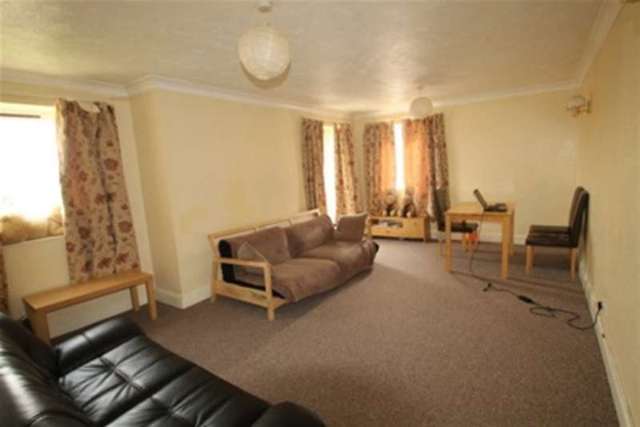  Image of 2 bedroom Flat to rent in Tavistock Road Croydon CR0 at Croydon, CR0 2AT
