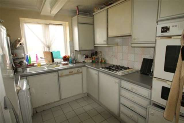  Image of 2 bedroom Flat to rent in Tavistock Road Croydon CR0 at Croydon, CR0 2AT