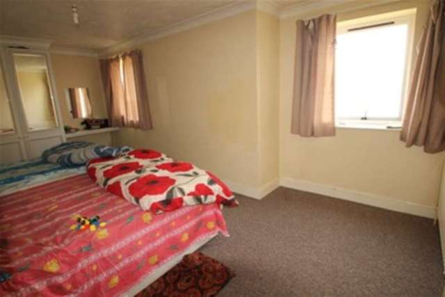  Image of 2 bedroom Flat to rent in Tavistock Road Croydon CR0 at Croydon, CR0 2AT
