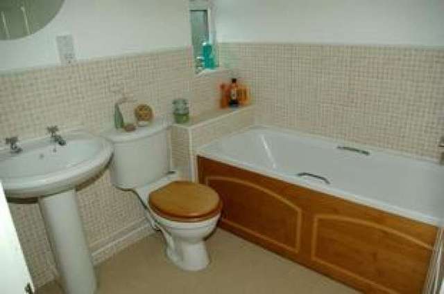  Image of 3 bedroom Town House to rent in The Courtyard Wakefield WF2 at Wakefield Crigglestone, WF2 8WF