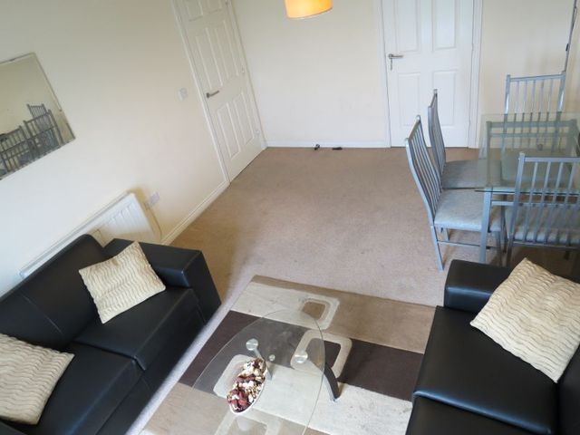  Image of 2 bedroom Apartment to rent in Middlewood Street Salford M5 at Middlewood Street  Salford, M5 4LW
